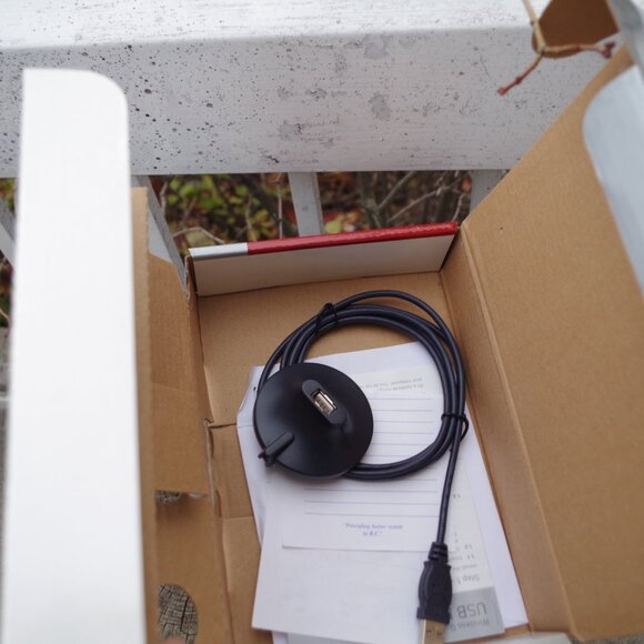 New In Box Belkin USB NetWork Adapter - Picture 5 of 6